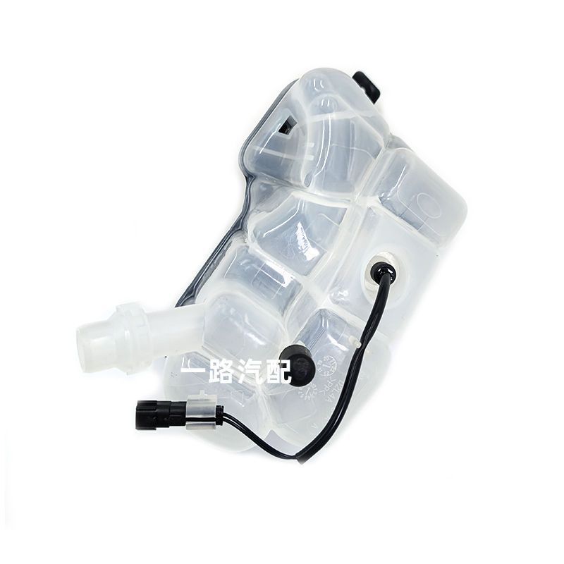 Suitable for Land Rover Range Rover Evoque, Freelander 2, Discovery 4, and Sport models; includes a coolant reservoir, a reservoir cap, and an antifreeze reservoir