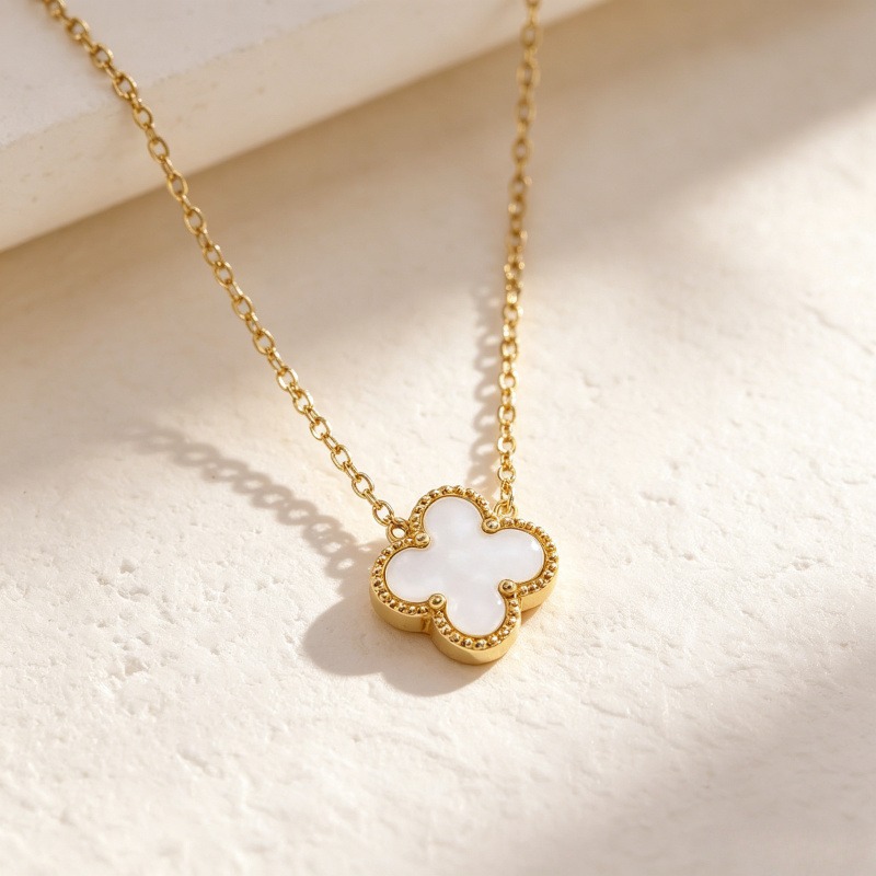 White necklace, 13mm, four-leaf clover
