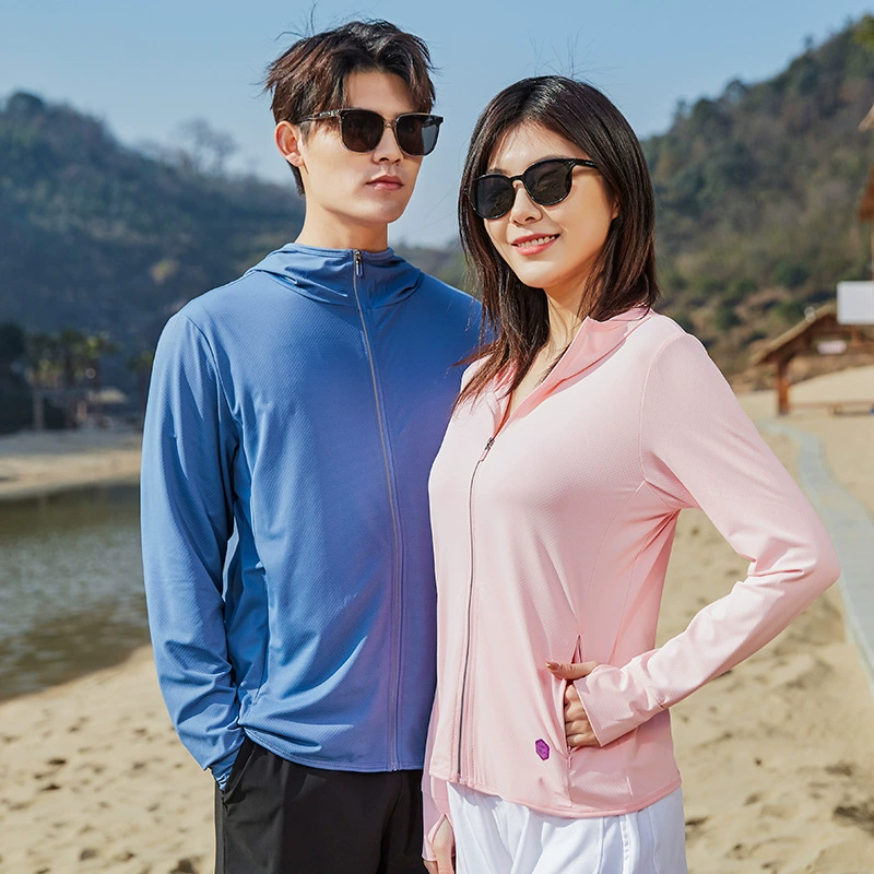 Трансграничное лето в основном продвигает свободную дышащую солнцезащитную одежду для мужчин и женщин