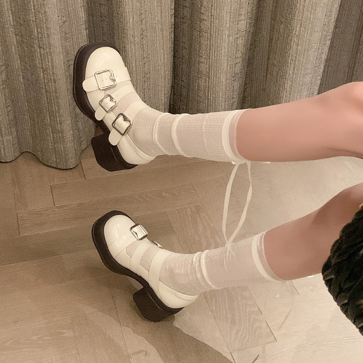 Giày Mary Jane nữ quai ngang có khóa, mũi tròn, đế dày, gót cao — màu đen