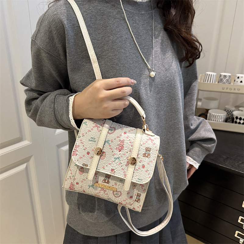 Diseño encantador de la chica Yangqi2025 mochila de hombro de la personalidad femenina nueva mochila de clase simple