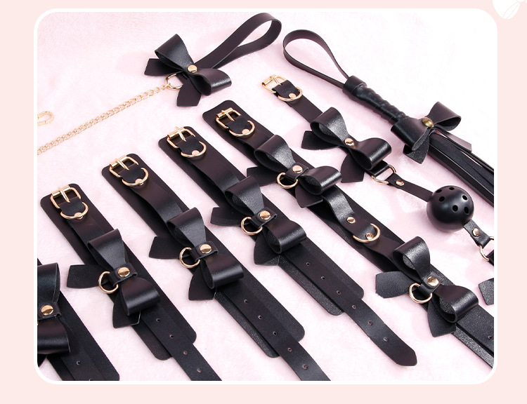 SM Bowknot Bondage Kit with Handcuffs, Whip and Training Accessories — detail image 36
