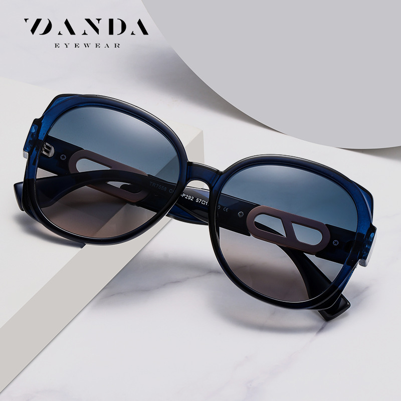 Nuevas gafas de sol polarizadas TR7558 Fashion Street Shooting Ladies Gafas de sol al aire libre Gafas de sol polarizadas con protección solar