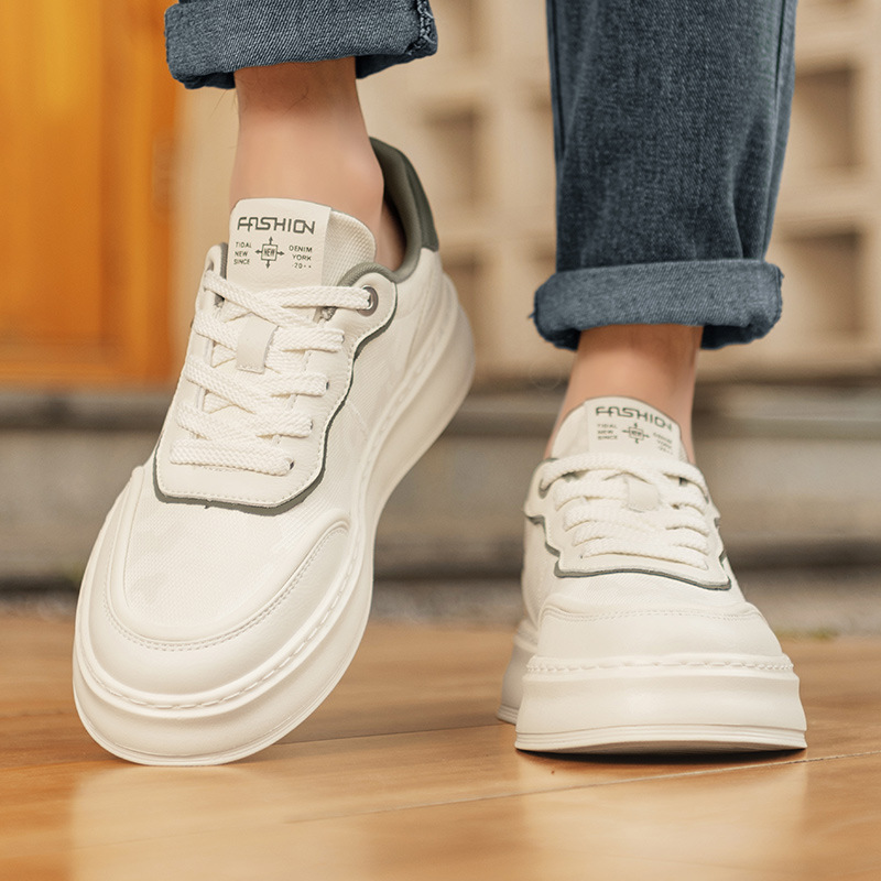 Europa lujoso ligero, zapatos de cuero de suela gruesa, zapatos blancos para hombres al aire libre, zapatos de skate casuales de moda universal