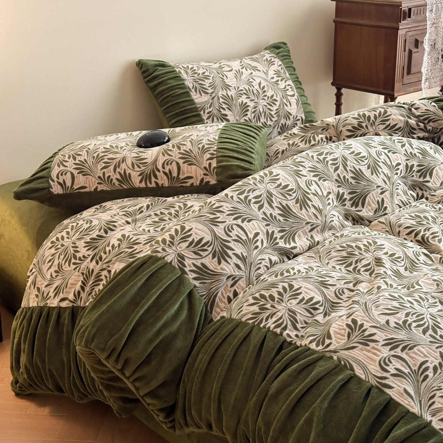 Nordic French Vintage Boho Class A Mother And Baby Grade Jacquard Milk Four-Piece Set, Vintage French Embossed Velvet Winter Thickened Duvet Cover_voghion.com