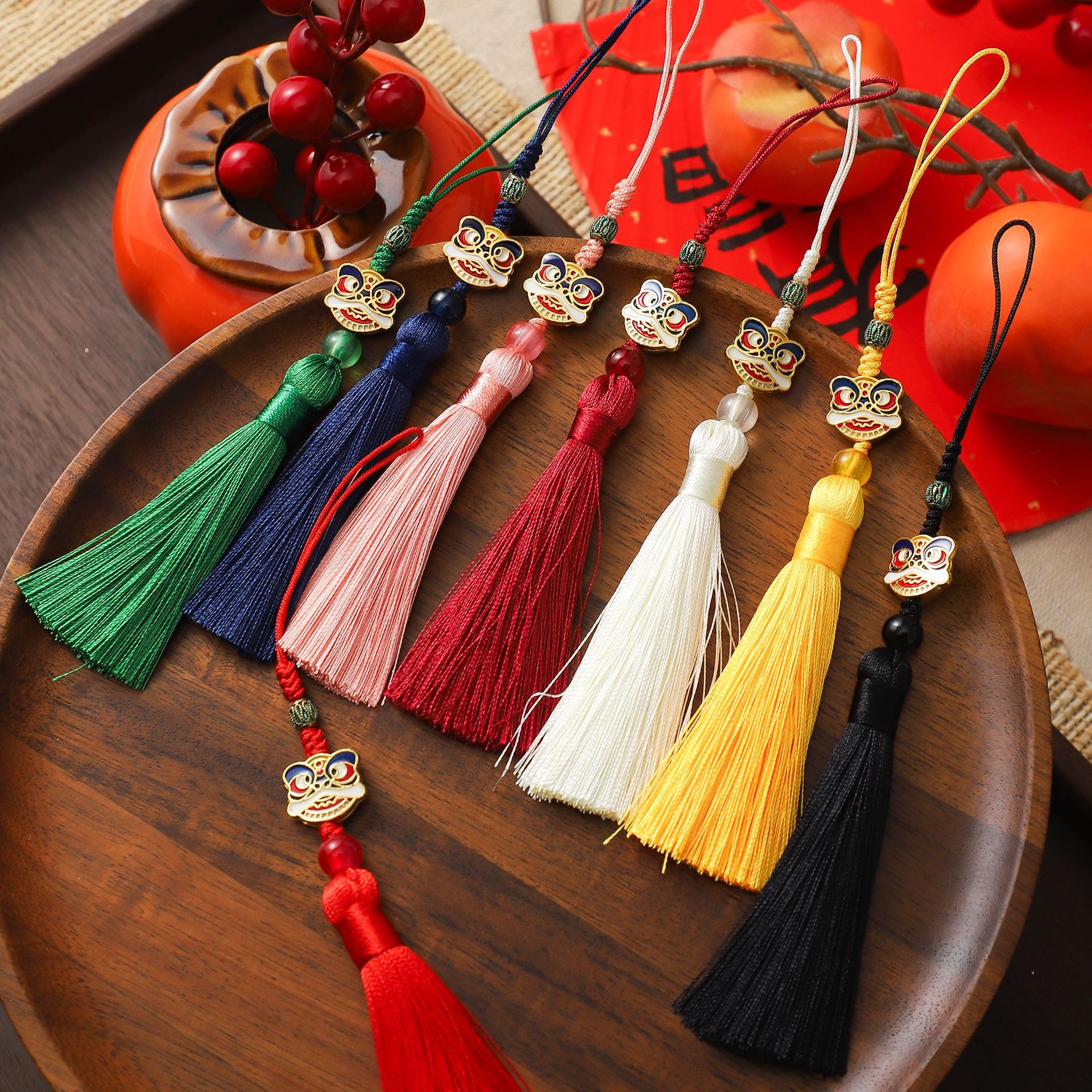 Año Nuevo despierta león bordilla colgante decoración del barril de la cena de Año Nuevo con flores DIY material floral colgante de seguridad