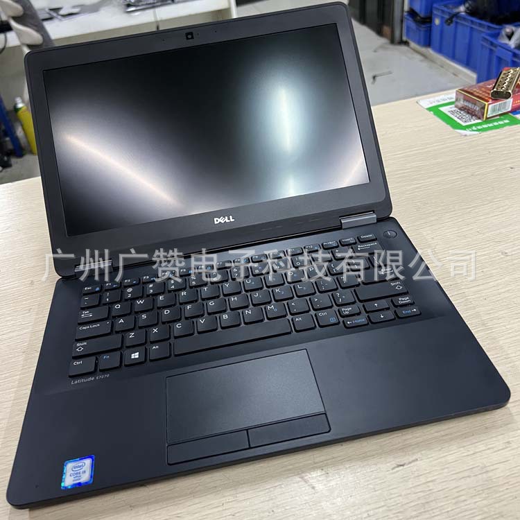 ultra thin handheld laptop