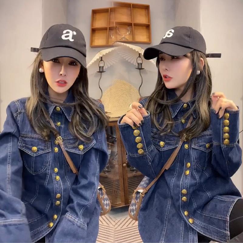 European Style Button-Down Shirt for Women, Spring and Autumn Fashion Patchwork Pocket Shirt Collar Loose Denim Top Jacket