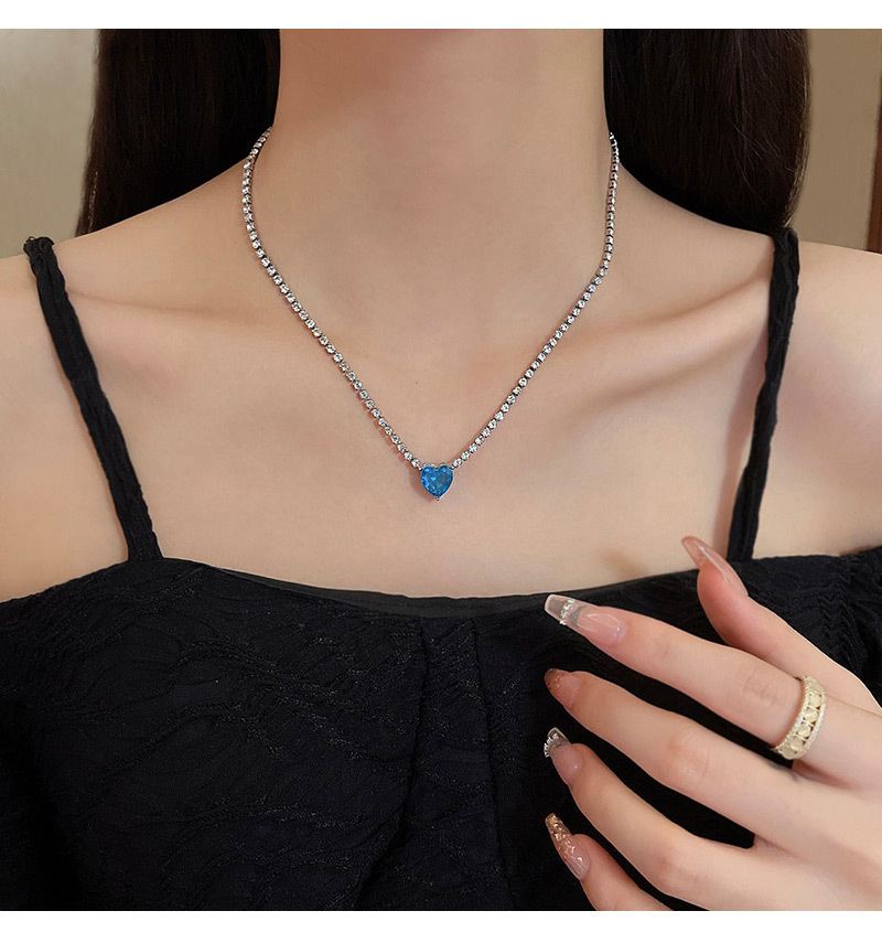 Super Flash Blue Heart-Shaped Zircon Necklace Delicate Rhinestone Clavicle Chain