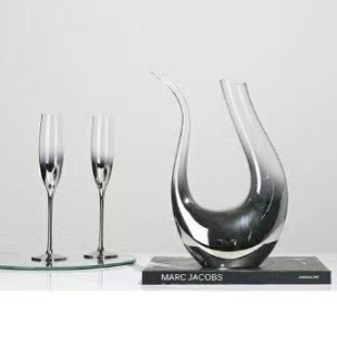 Spot European Wine Creative Flask Crystal Red Wine Glass U-Shaped Decanter Wine Set Classy