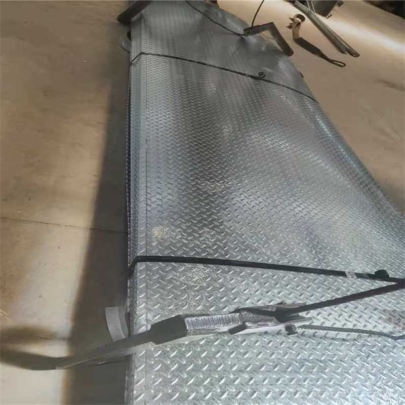 无锡直销1.5mm花纹板 镀锌花纹板 14mm花纹钢板 热镀锌花纹板