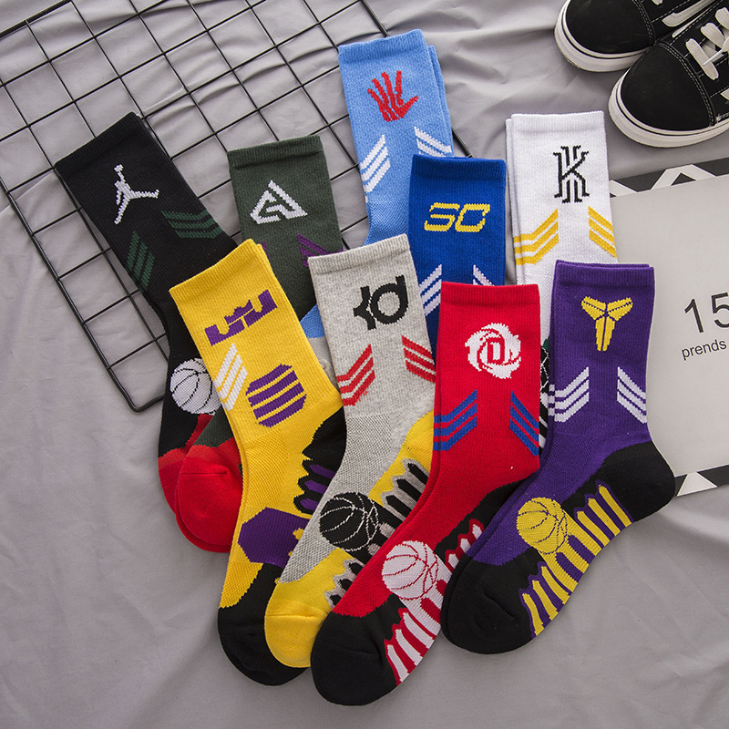 Basketball Socks Men's Black and White Middle High Tube Elite Lakers Kobe James Practical Sports Tide Socks Stockings Basketball Socks Men's Black and White Middle High Tube Elite Lakers Kobe James Practical Sports Tide Socks Stockings