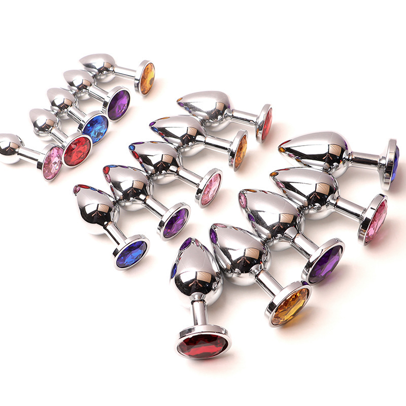 Metal Anal Plug Set with Diamond Detail, 3 Sizes with Velvet Pouch — detail image 35