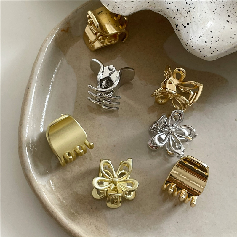 Fashion Retro Gold Alloy Mini Side Bangs Small Grab Clip Texture Metal Flower Hairpin Hair Grab Korean Style