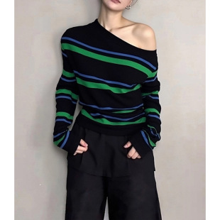 2025�＾�p�ݸ߼�С����ײ�����p�gб¶��Gɫ�l�y���ᘿ���Ů