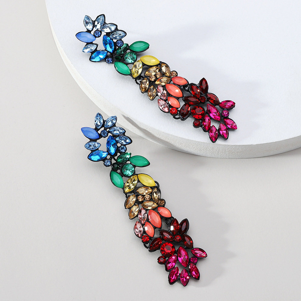 Retro Lady Gradient Color Rhinestone Inlay Artificial Gemstones Women's Drop Earrings display picture 3