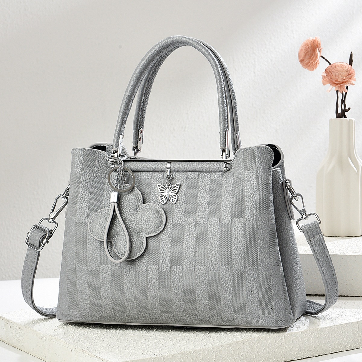 Bolso de mujer 2025 nuevo bolso de mensajero de un solo hombro para mujer bolso portátil de alta calidad práctico de gran capacidad para mujer