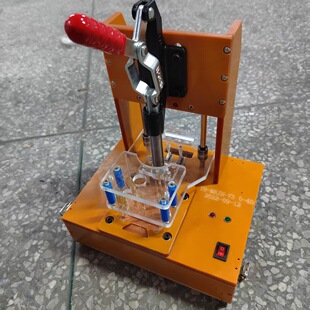 С�͚�ӱ����C�֙C��Ļ�N�ϙC���z���϶��ͱ������bģ�ξ߉����C