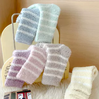 珊瑚绒袜子女清新条纹加厚加绒不掉毛居家睡眠袜长筒地板袜保暖中