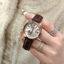 法茜娜新款时尚轻奢爱心桃手表女士抖音爆款皮带防水女表石英腕表
