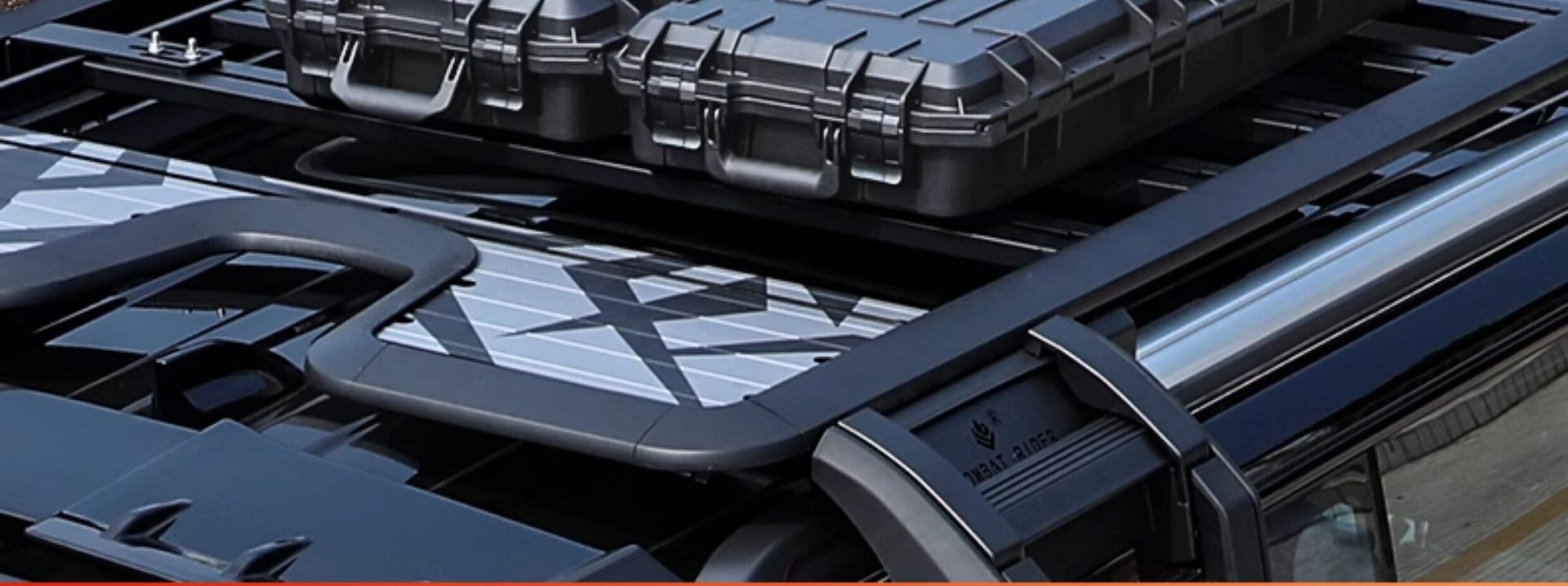 Haval V7/Haval Raptor/H9/Traveler/Shacat 300/400/500/Roof-Mounted Off-Road Gear Box for Fishing