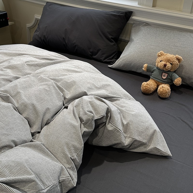 Completo letto quattro pezzi in cotone per dormitorio studenti_voghion.com