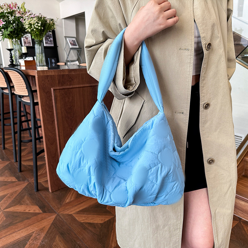 定制GW刺绣托特包爱心羽绒棉大容量手提女包跨境质感单肩斜挎包女