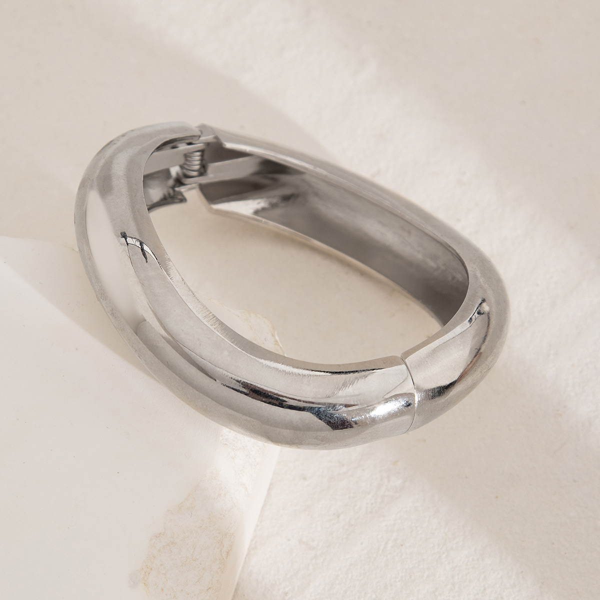 Retro Punk Solid Color Alloy Bangles Wholesale display picture 22