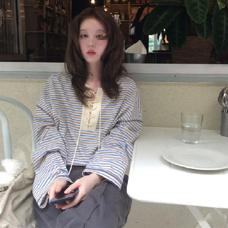 In-Stock 2026 Spring New Korean Retro Casual Round-Neck Tie-Up Lazy Style Slimming Long-Sleeve Striped Sweatshirt for Women In-Stock 2026 Spring New Korean Retro Casual Round-Neck Tie-Up Lazy Style Slimming Long-Sleeve Striped Sweatshirt for Women