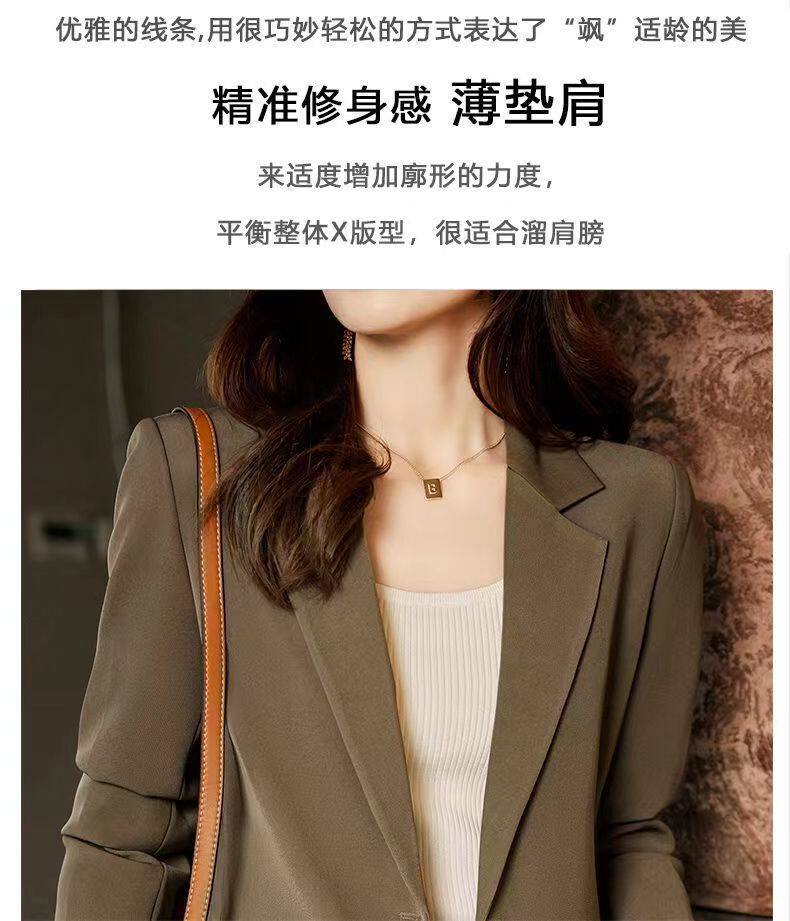 Áo vest nữ dáng suông cổ vest tay dài phong cách thanh lịch — Màu kaki, màu trắng nhạt, màu đen, Chất liệu chần bông dày màu kaki chi tiết 4