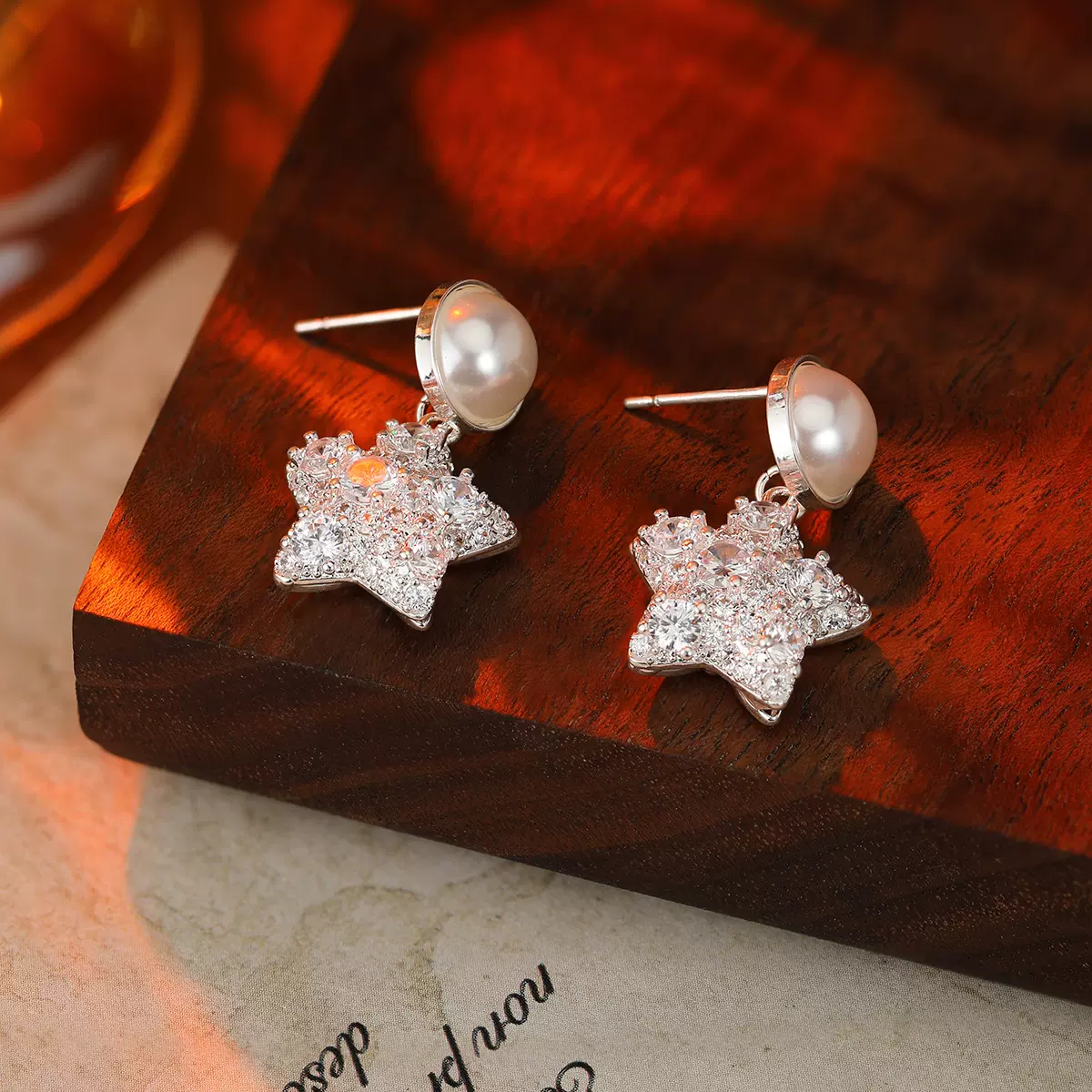 威德妮 925银针五角星精致时尚风气质满钻高级感耳钉MMEH-0014