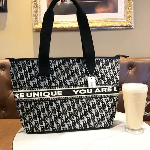 Fog Flower Black and White Letter Single Shoulder Backpack Large Capacity A4 File Bag Fashion Canvas Mummy Bag Office Commuter Bag