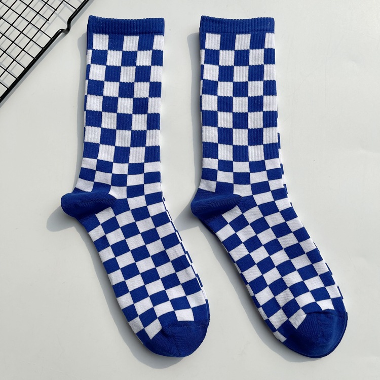 Calcetines de cuadros de tablero de la calle de la moda de los hombres calcetines de la marca de moda europea y americana calcetines de mediados de becerro estilo universitario Plaid algodón Skateboard calcetines deportivos al por mayor