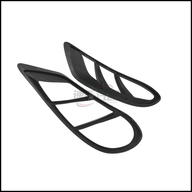 Suitable for Mercedes-Benz C-Class W205 Sport Version and Executive Version, carbon fiber front bumper air vent decoration for fog lights