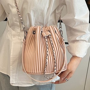 2025 Popular Bucket Bag Fresh and Sweet Xiaofu Bag Women's Shoulder Bag Corduroy Drawstring Chain Underarm Bag