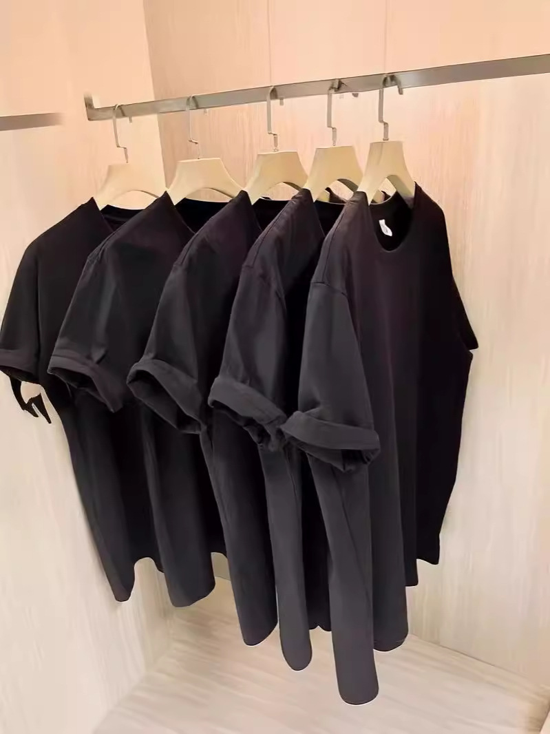 Summer black solid cotton white base body-friendly T-shirt