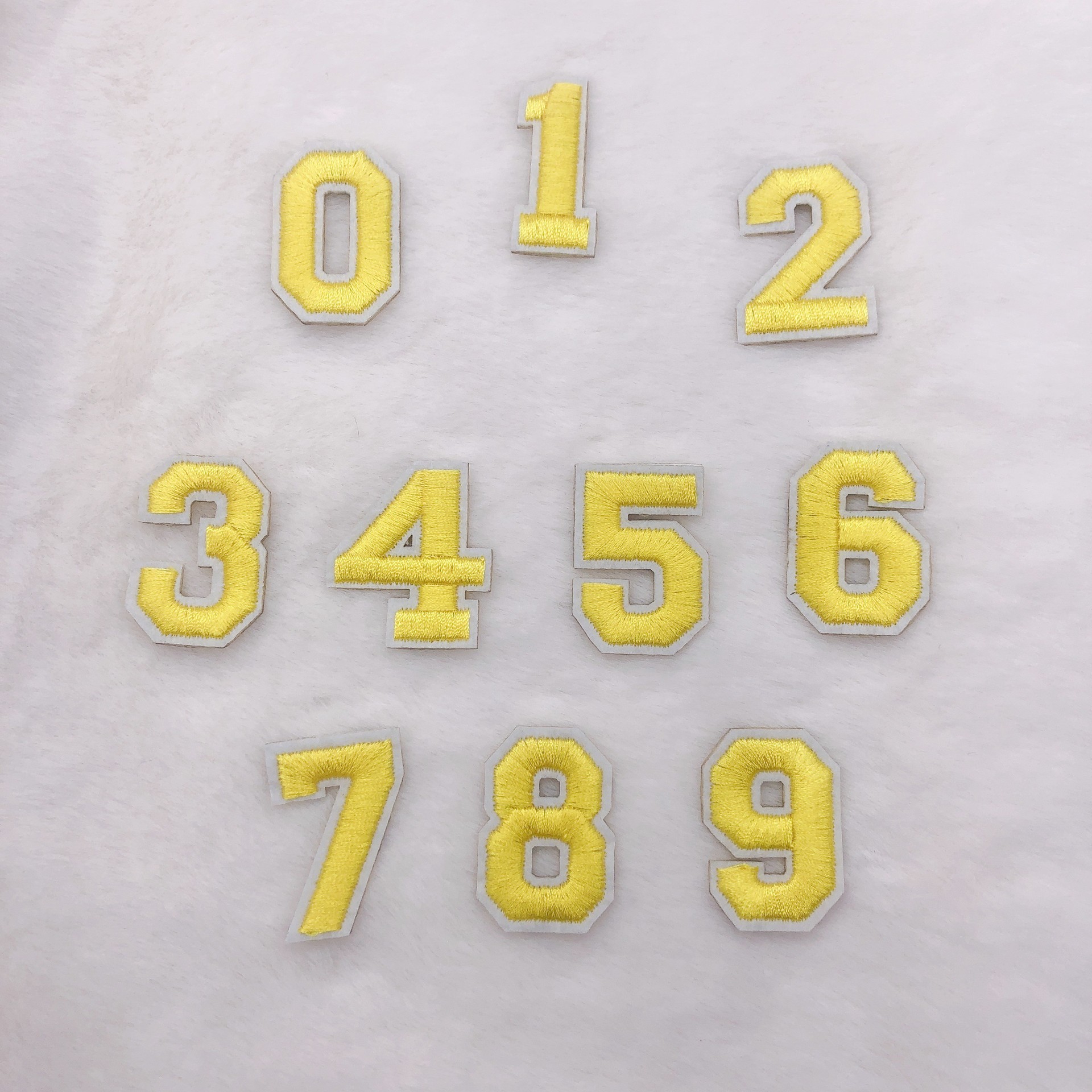 菠萝龙新品厂家直销金色数字布贴编号DIY辅料装饰自粘布贴绣花贴