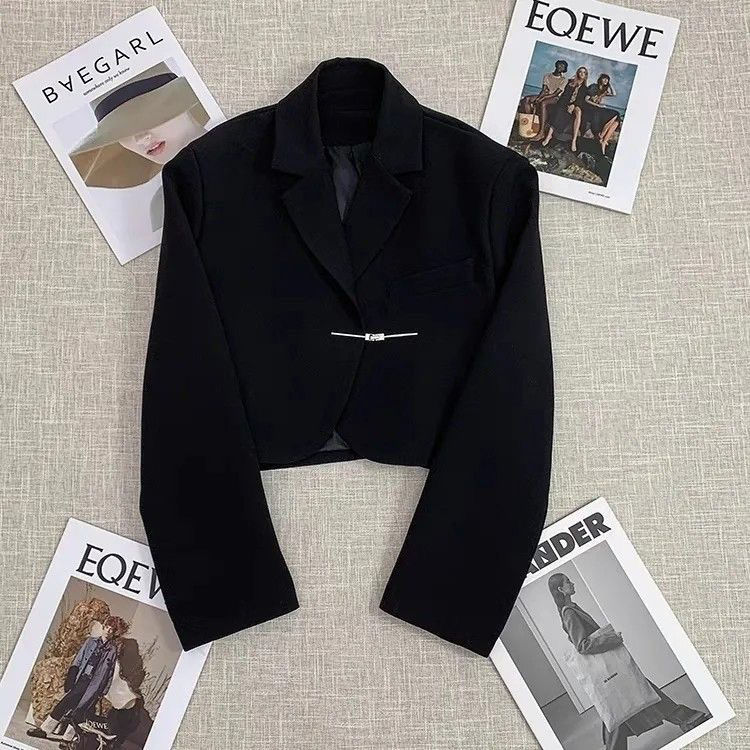 2024 spring new goddess style high sense niche design short small suit women's jacket casual suit top