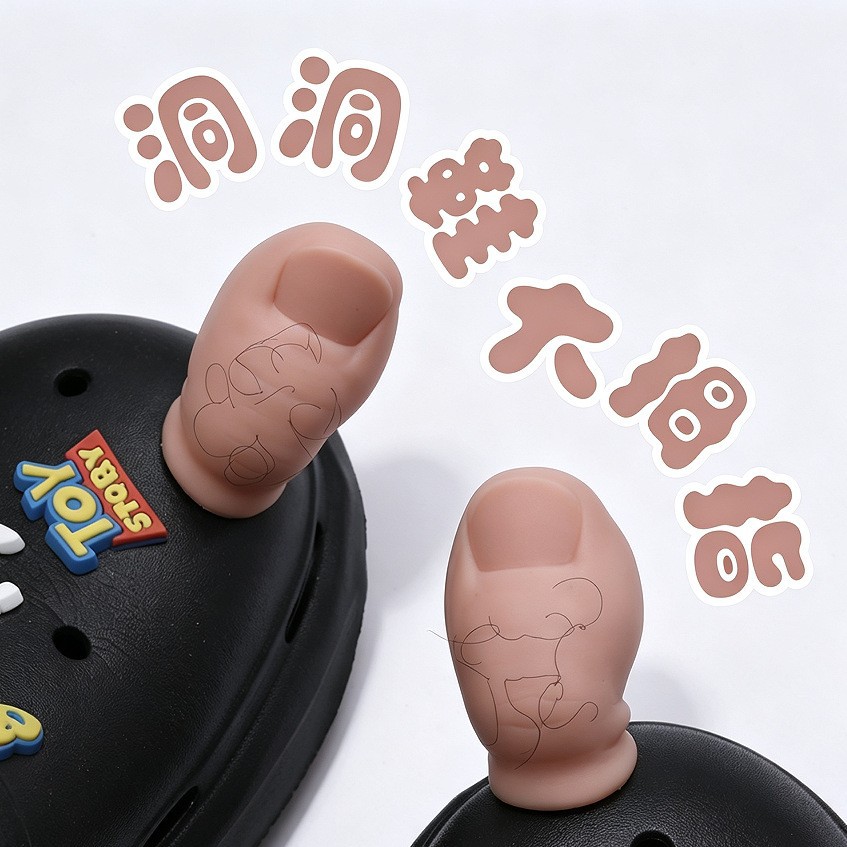 New simulated big toe clogs DIY accessories, cross decorations, creative shoe flowers, unique and quirky slipper accessories