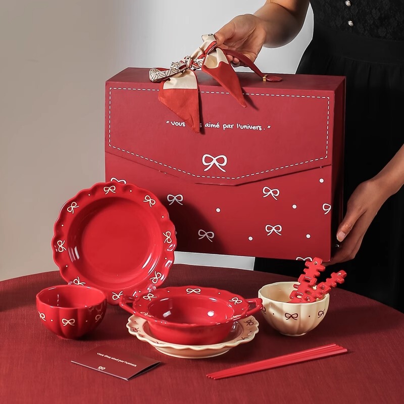 Newlywed Engagement Gift Giving Dishes suit Household Wedding Gift Box Tableware Ceramic Red Bowl Chopsticks Dishes Gift