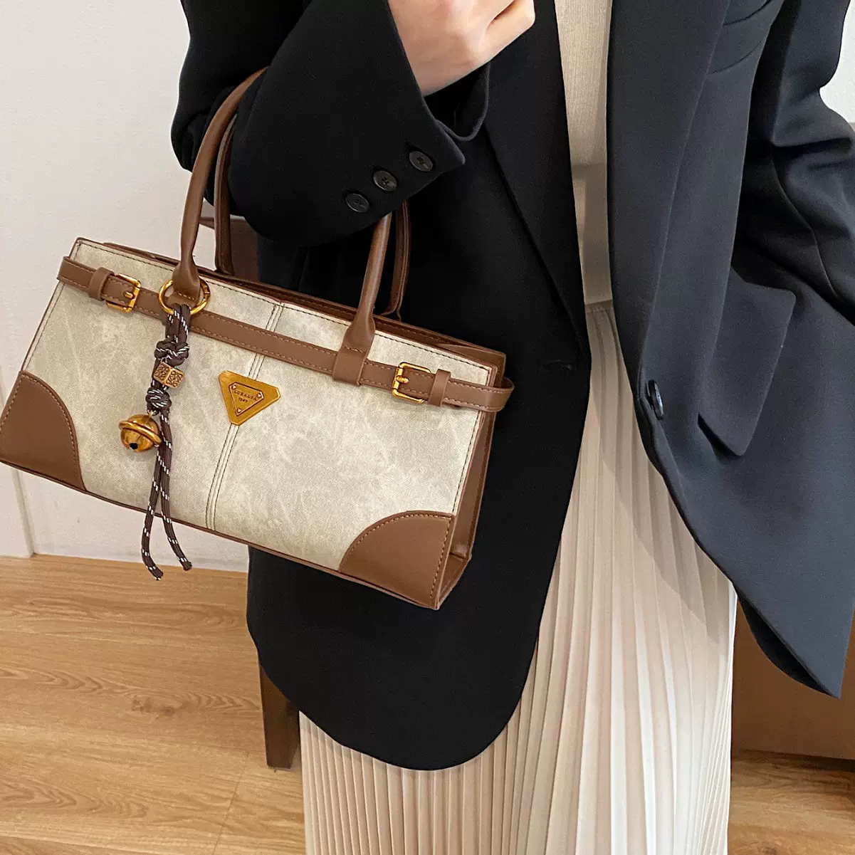 手提时尚休闲公文包女2024冬季新款复古高级感单肩包韩版潮流女包