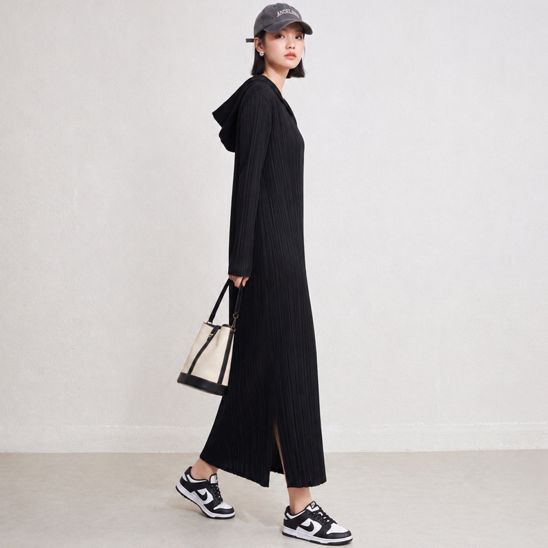 Miyake-style casual hooded pleated long dress, simple solid color long-sleeved side slit slimming over-the-knee dress Miyake-style casual hooded pleated long dress, simple solid color long-sleeved side slit slimming over-the-knee dress