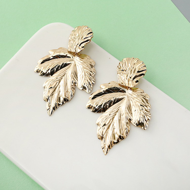 Simple Fashion Exaggerated Metal Leaf Alloy Earrings display picture 4