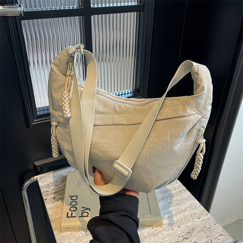 Japanese Style Simple Women's Crossbody Bag Large Capacity Solid Color All-match Dumpling Bag Lightweight Commuter Student Class Shoulder Bag