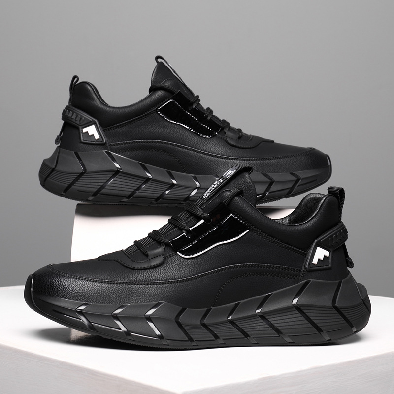 2025 verano nuevo estilo zapatos de hombre zapatos casuales tendencia de moda estilo explosivo antideslizante transpirable versión coreana de zapatos de papá de todo fósforo al por mayor