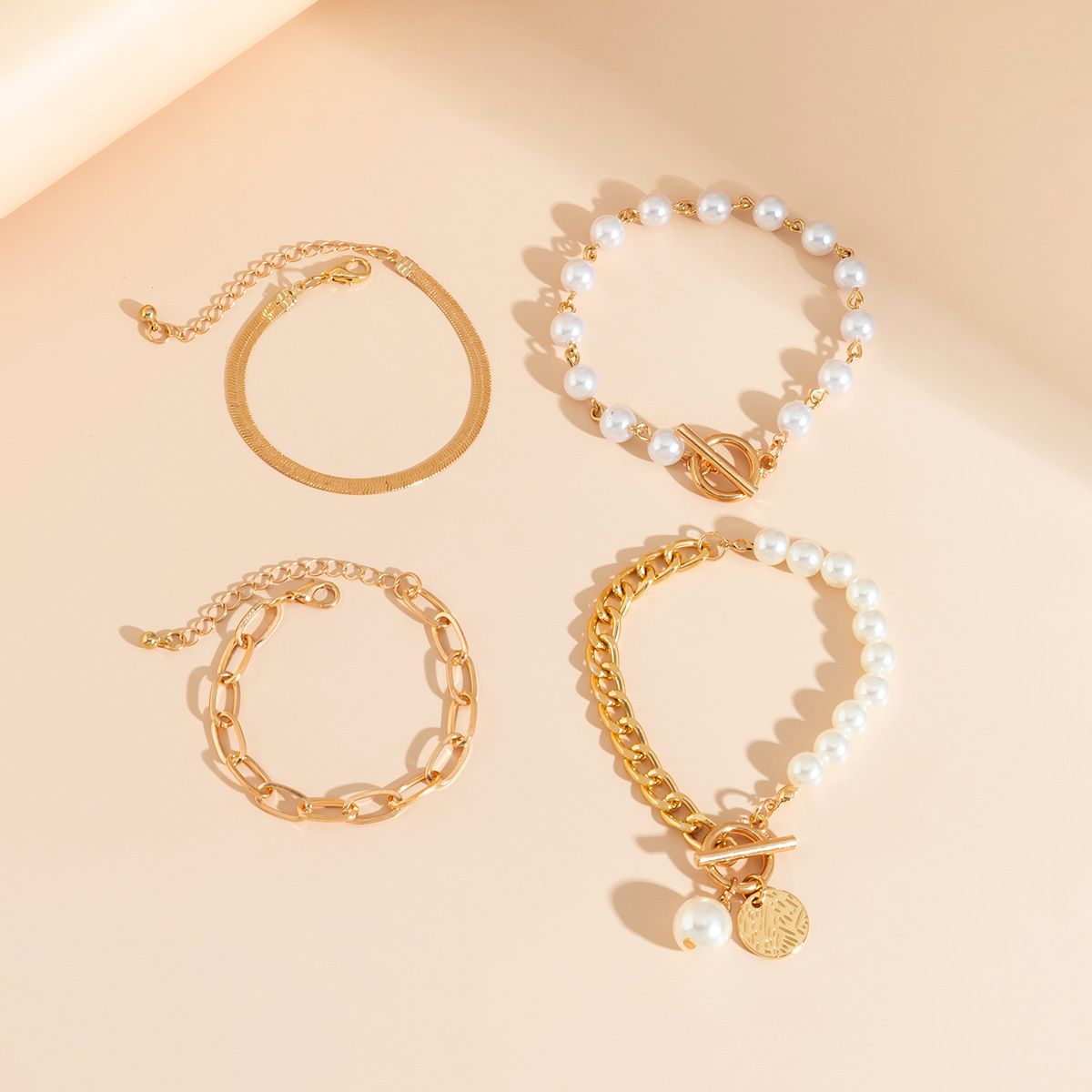 37g Weight Bracelets Classification 1 Set Quantity Holiday, Daily Occasion Imitation Pearl, Alloy Material Heart Shape Pattern Unisex Gender Irregular, Plating Design Lady Heart Shape Imitation Pearl Alloy Wholesale Bracelets 14