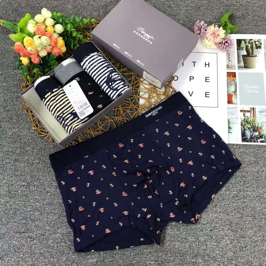 Los boxeadores del algodón de los hombres de la ropa interior de los hombres imprimieron los pantalones cortos respirables finos del algodón del verano de los hombres de los boxeadores del algodón de Xinjiang