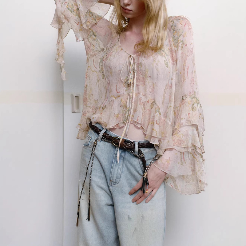 [Same Style as Celebrities] Wizard of oz Printed Bell-Sleeved Thin Shirt 26 Spring New Arrival Flowy Shirt