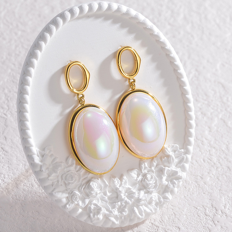 1 Pair Elegant Oval Heart Shape Shell Inlay Titanium Steel Pearl Drop Earrings display picture 6