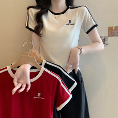 アメリカン右肩ラウンドネック半袖 Tシャツ女性の 2025 夏の新ホットガールスリムスリムショート Tシャツトップ